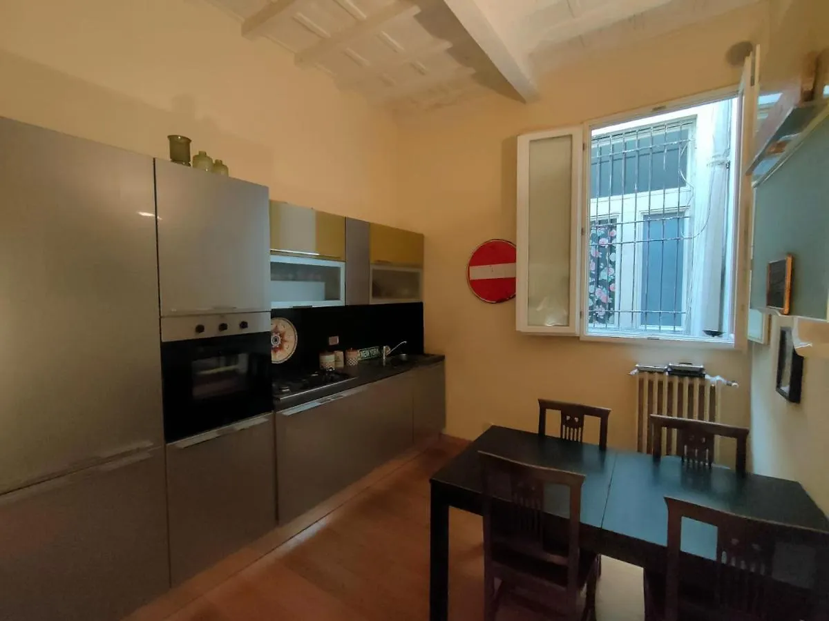 Artistic Apartment Close To Uffizi Florence