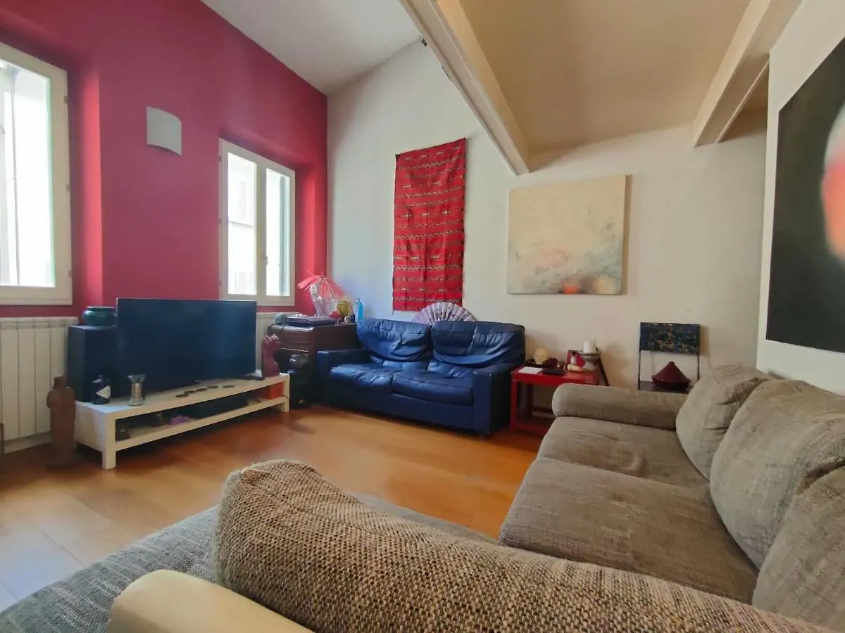 Artistic Apartment Close To Uffizi Florence Italy